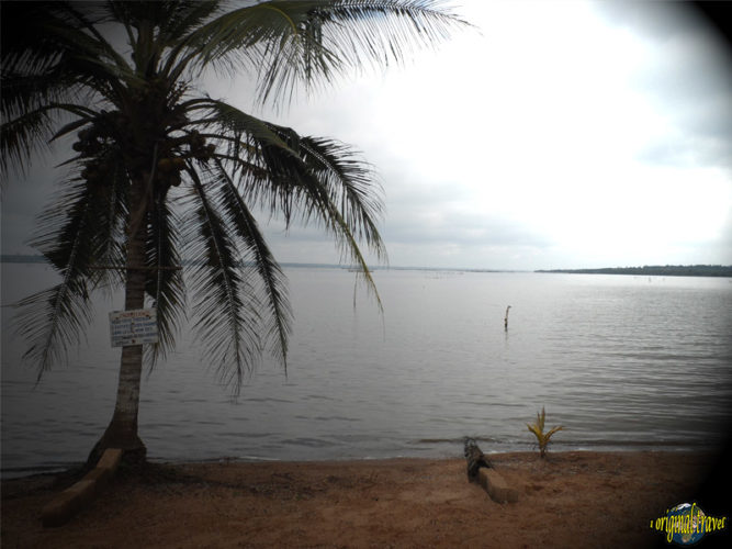 Restaurant Bar - La Berge du Lac Ahémé - Bopa - bénin. L'Afrique en photos, videos, pubs.