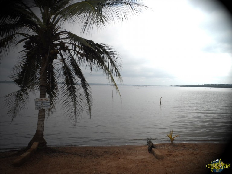 Restaurant Bar - La Berge du Lac Ahémé - Bopa - bénin. L'Afrique en photos, videos, pubs.