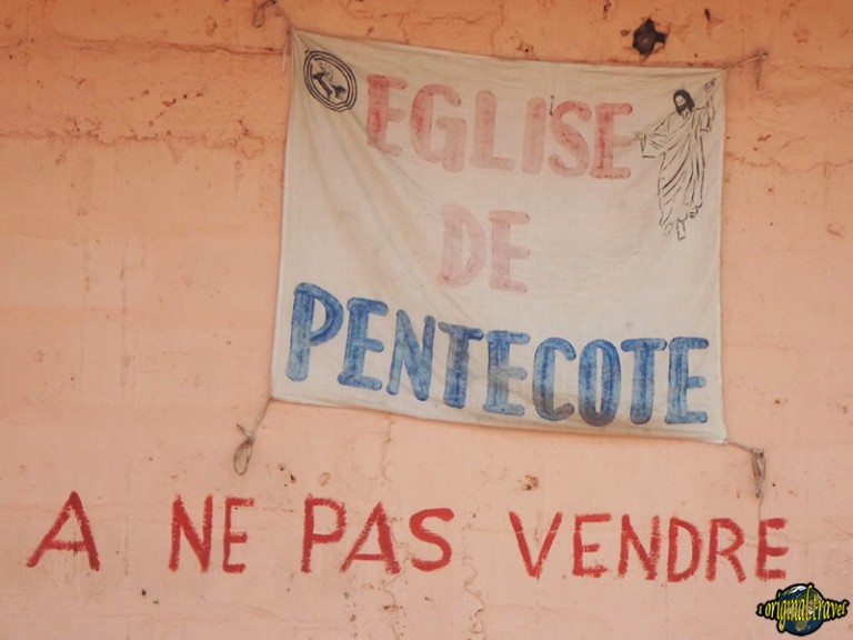 Eglise de Pentecote - A ne pas vendre - Hévié - Bénin