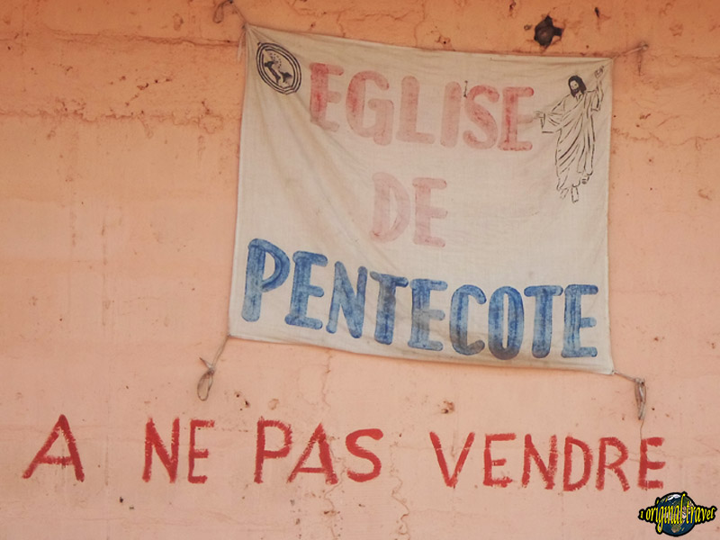 Eglise de Pentecote - A ne pas vendre - Hévié - Bénin
