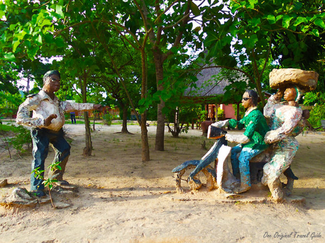 Sculpture de la vie quotidienne - Dassa - bénin