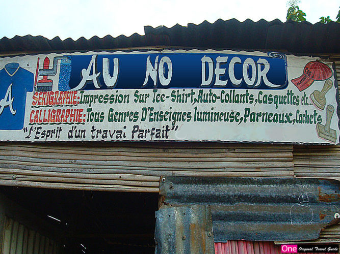 Peintre en lettre "Au no decor" Pahou - Bénin