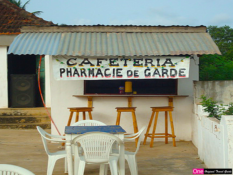 "Cafétéria - Pharmacie de garde" Ouidah - Bénin