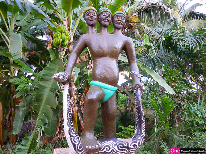 "Fétiche à 3 têtes" Ouidah - Bénin