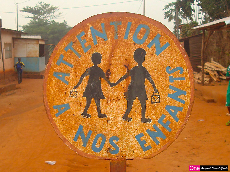 Panneau école "attention a nos enfants" Bopa - Bénin