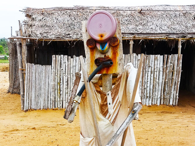 Sculpture balayeur route des peches